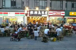 网红摊摊,街头美食新潮流，一摊一世界