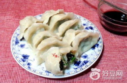 荤香肉馅饺子,传统美味，营养升级，轻松学会家常饺子制作技巧”